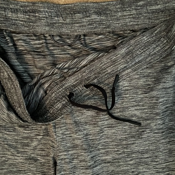 All in Motion sweatpants. Size XL. Color: multi ( blk/gray/wht) like new - Picture 4 of 4